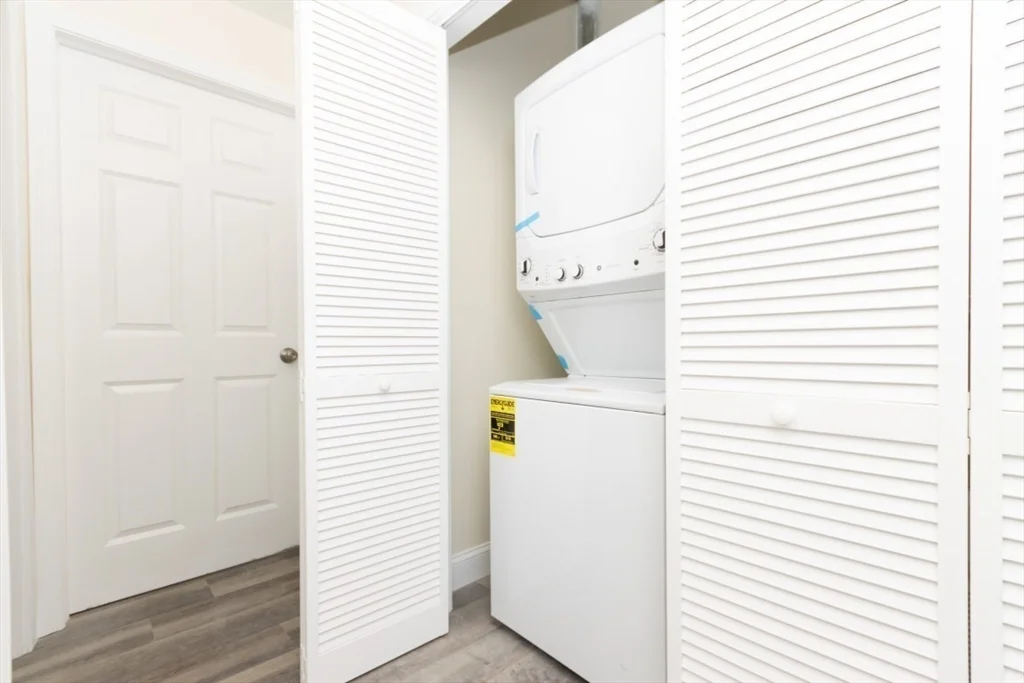3 bed, 1 bath apartment for rent at 2 French Ter Unit 1, Mission Hill — photo 14 of 21