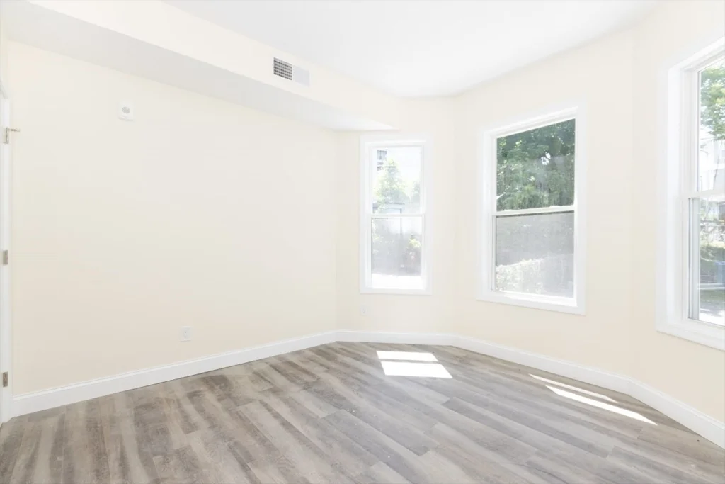 3 bed, 1 bath apartment for rent at 2 French Ter Unit 1, Mission Hill — photo 7 of 21