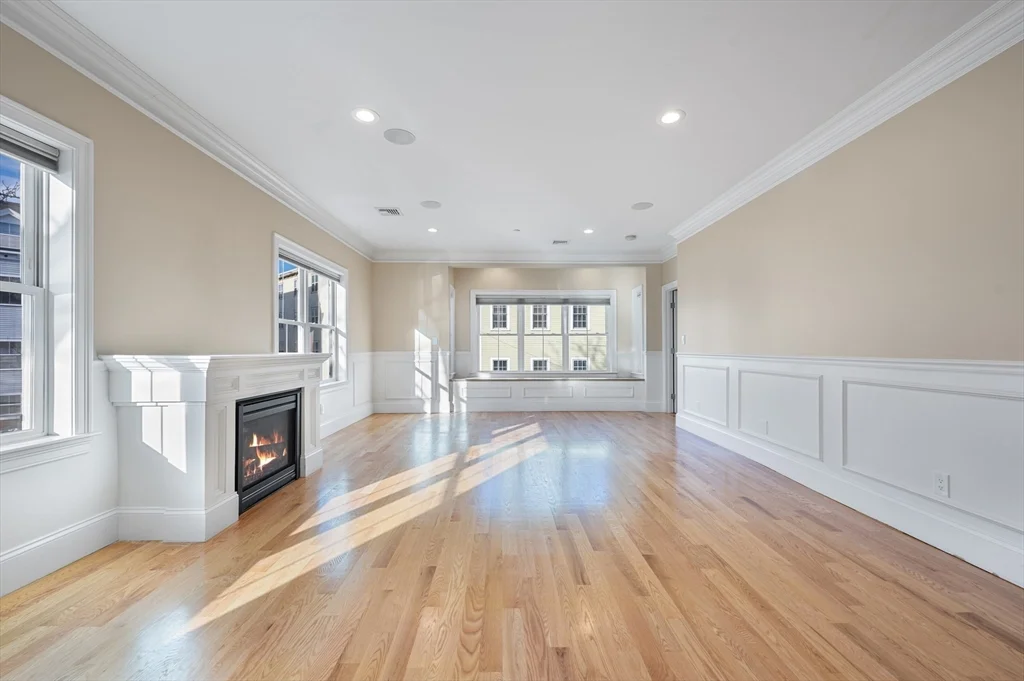 2 bed, 2 bath apartment for rent at 2 G St Unit 2, South Boston — photo 2 of 17