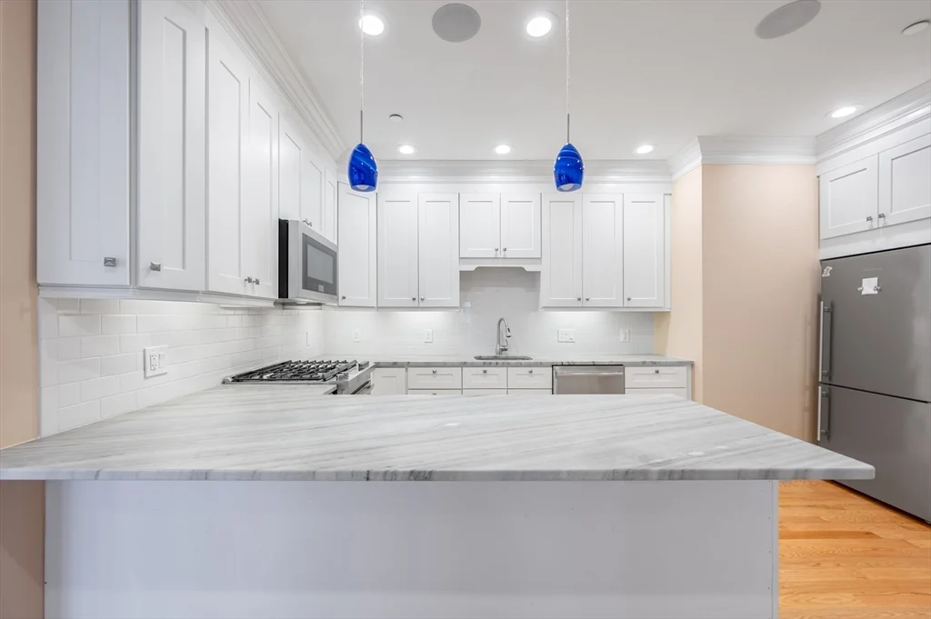 2 bed, 2 bath apartment for rent at 2 G St Unit 2, South Boston — photo 5 of 17