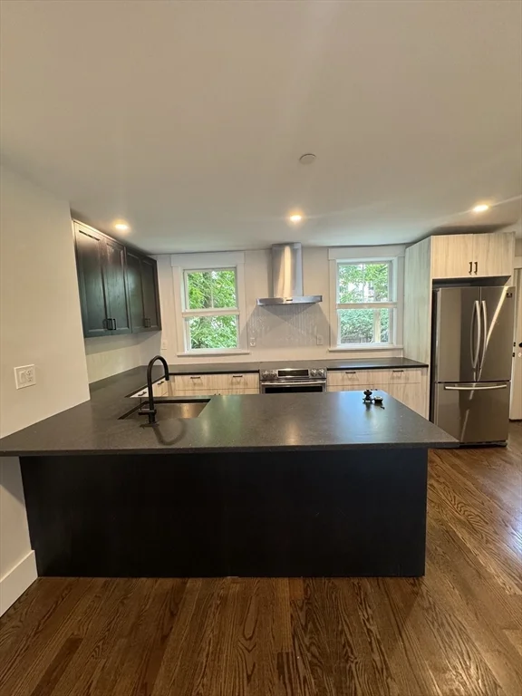 2 bed, 2 bath apartment for rent at 2 Gifford Pl Unit 1, South Boston — photo 2 of 11