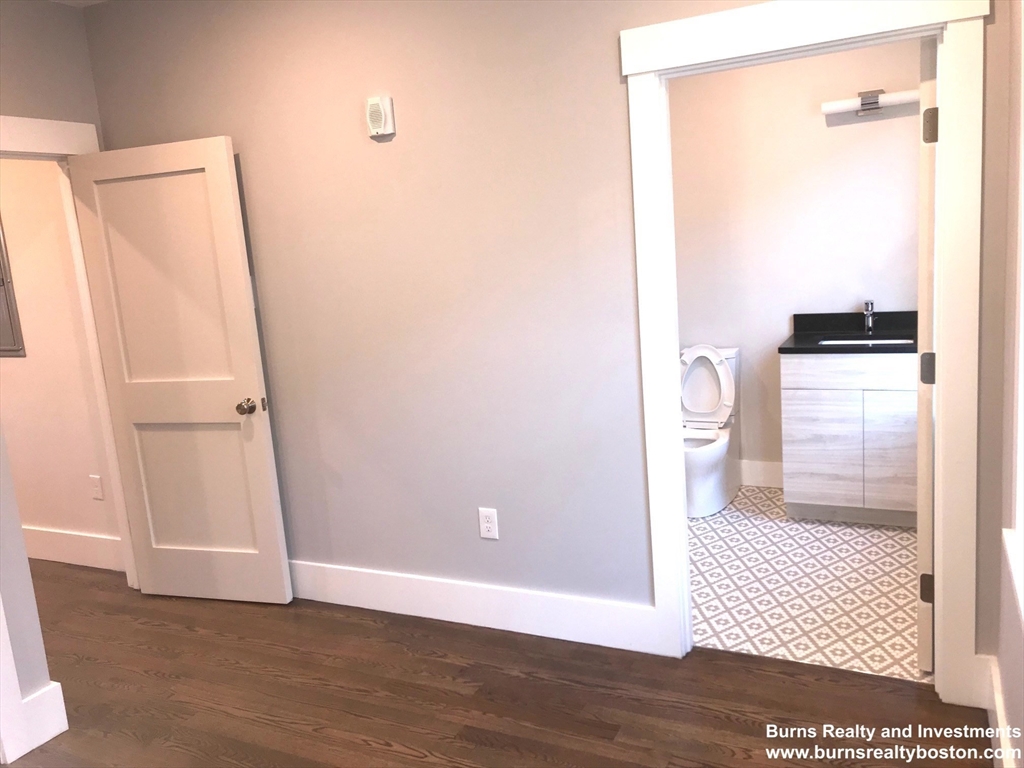 3 bed, 3 bath apartment for rent at 2 Gifford Pl Unit 2, South Boston — photo 8 of 11