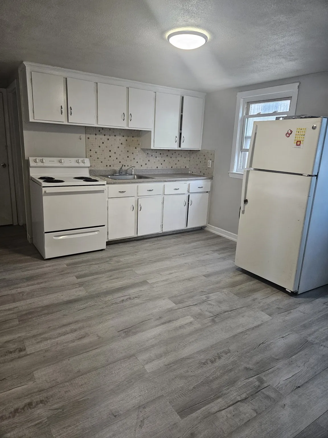 1 bed, 1 bath apartment for rent at 2 Gladstone Ter Unit 0, West Everett — photo 2 of 5