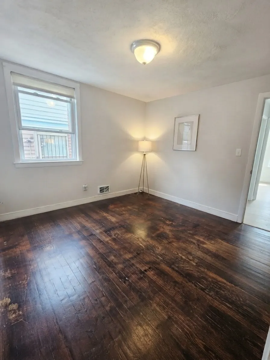 1 bed, 1 bath apartment for rent at 2 Gladstone Ter Unit 0, West Everett — photo 4 of 5