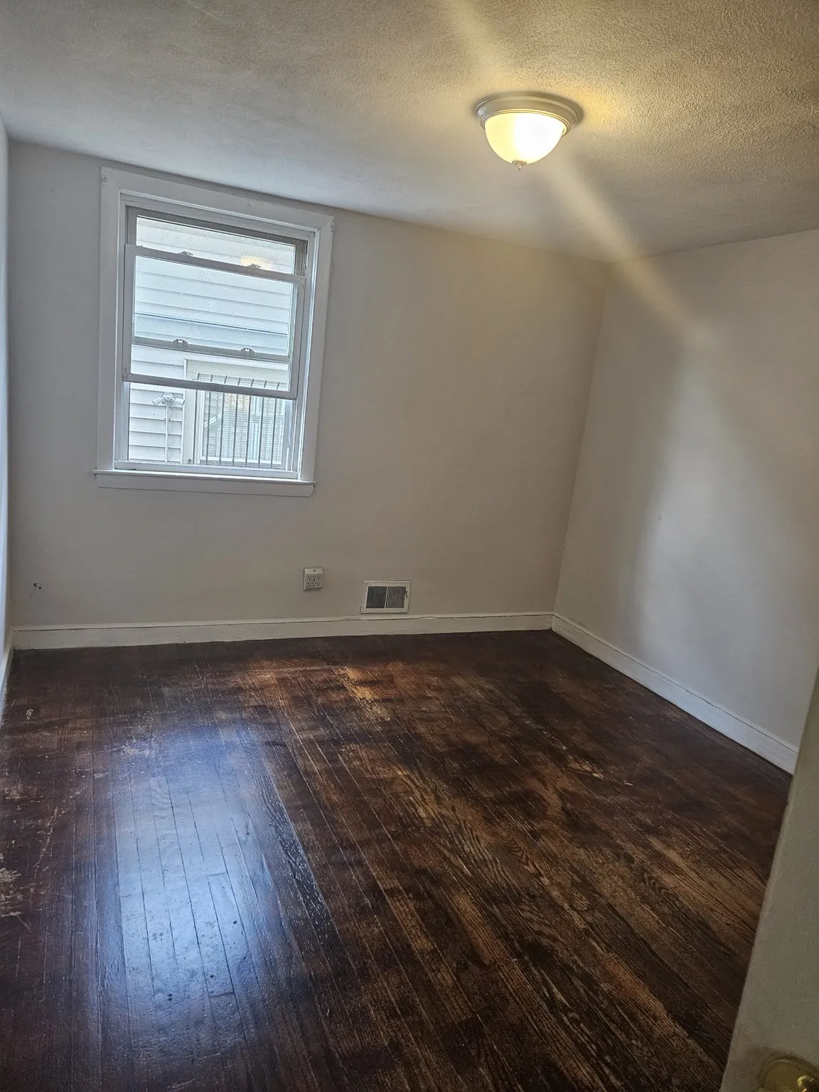 1 bed, 1 bath apartment for rent at 2 Gladstone Ter Unit 0, West Everett — photo 1 of 5