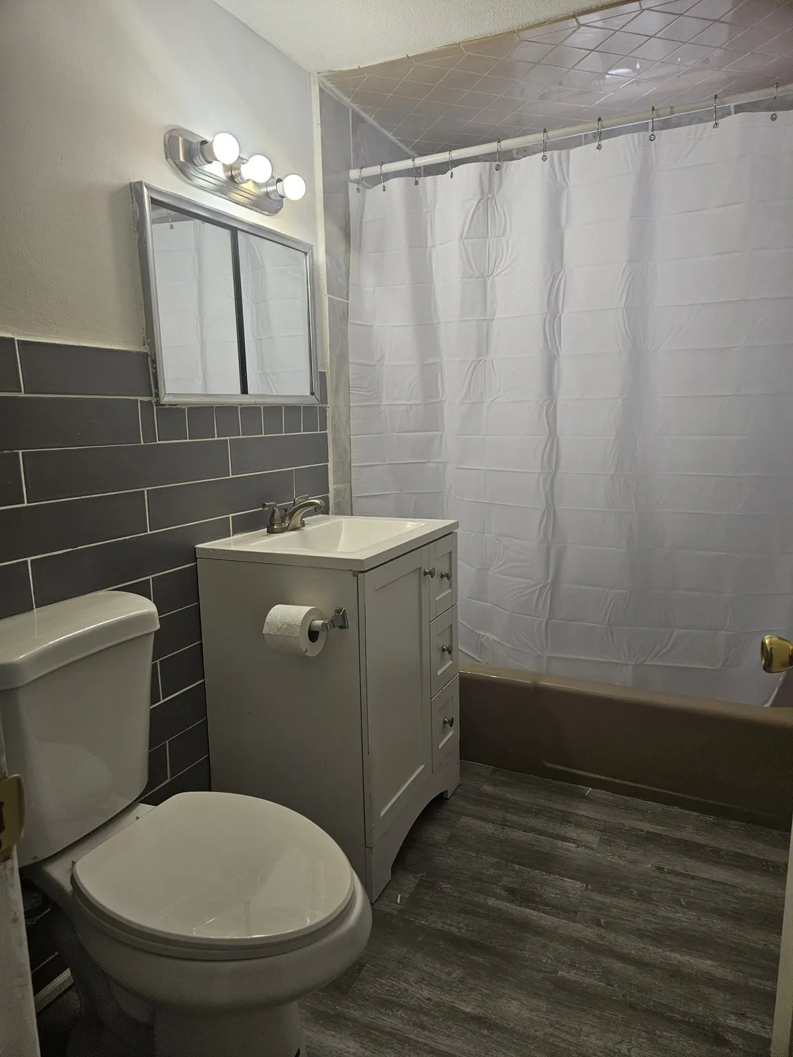 1 bed, 1 bath apartment for rent at 2 Gladstone Ter Unit 0, West Everett — photo 3 of 5