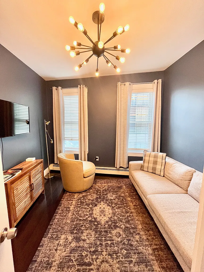 3 bed, 1 bath apartment for rent at 2 Gore St Unit 1, Mission Hill — photo 5 of 16