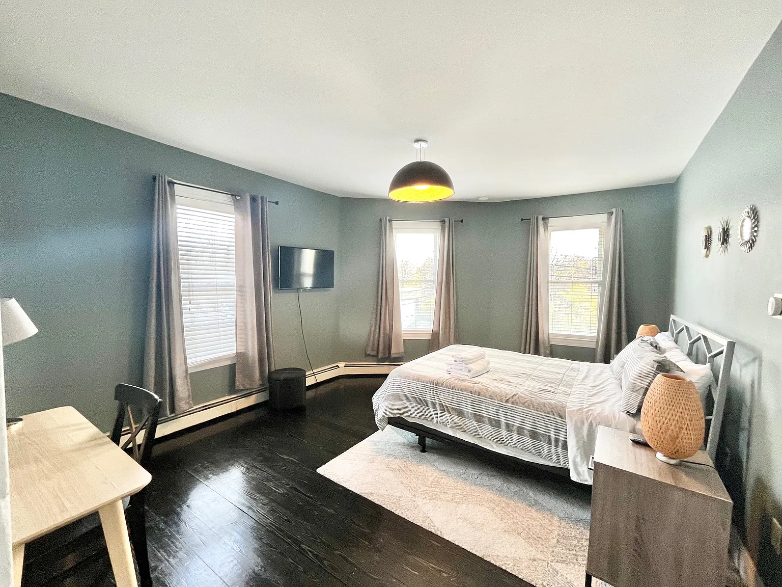 3 bed, 1 bath apartment for rent at 2 Gore St Unit 1, Mission Hill — photo 9 of 16