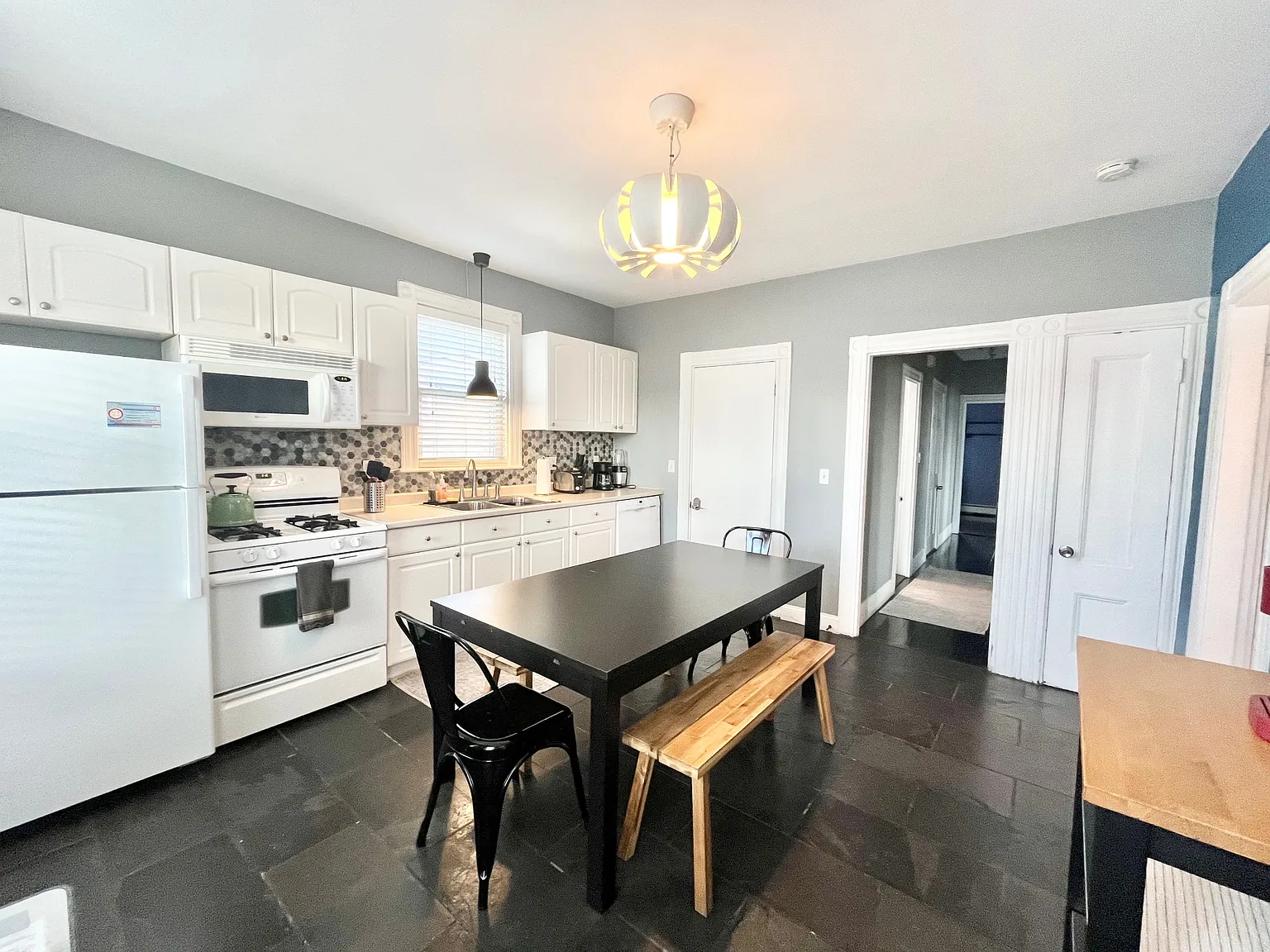 3 bed, 1 bath apartment for rent at 2 Gore St Unit 1, Mission Hill