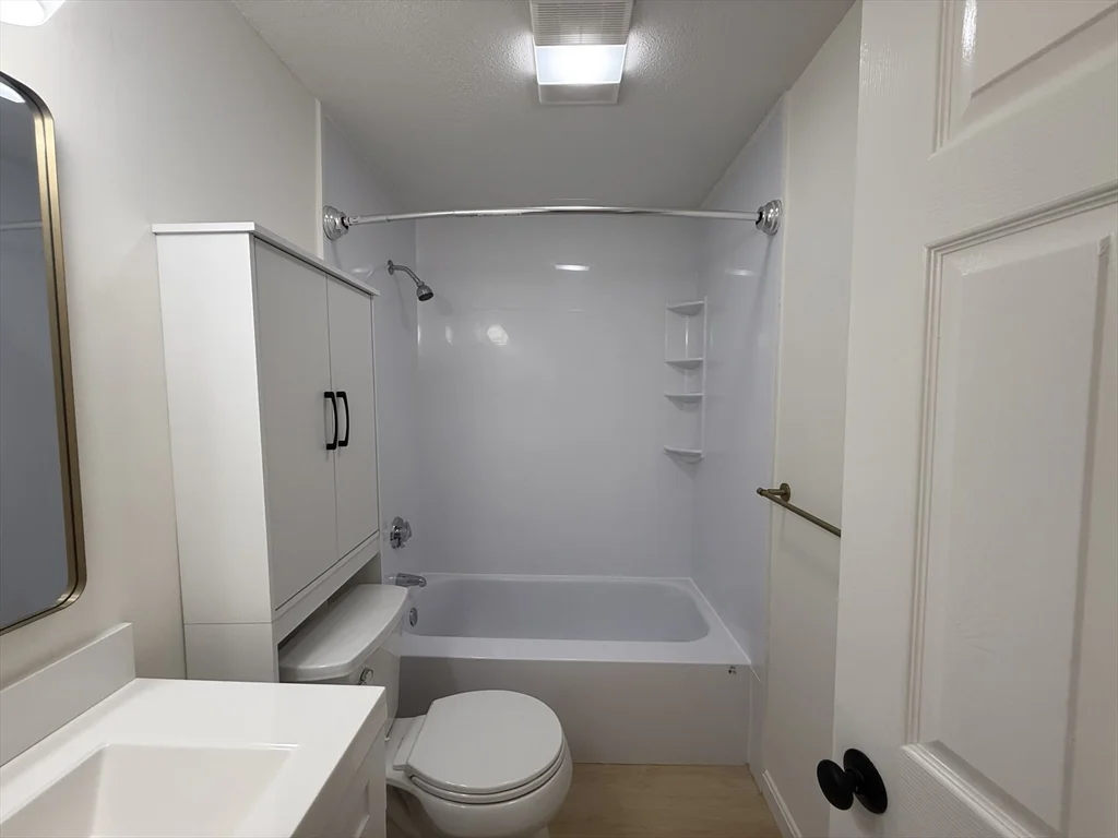 Studio bed, 1 bath apartment for rent at 2 Greenbriar Dr Unit 103, North Reading — photo 8 of 20