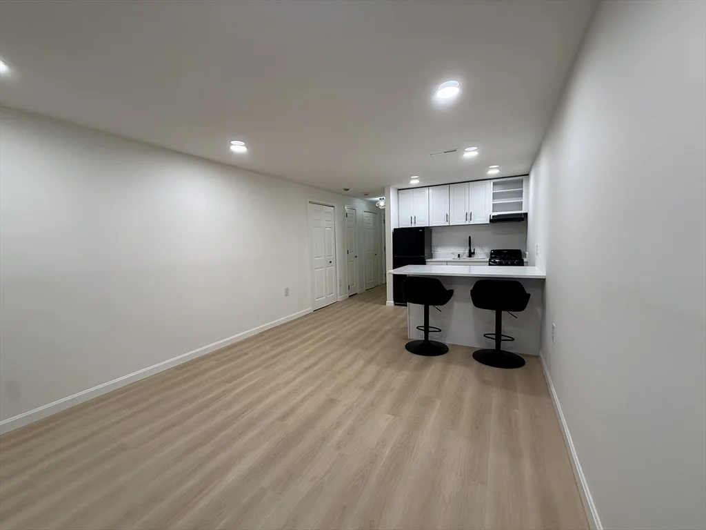 Studio bed, 1 bath apartment for rent at 2 Greenbriar Dr Unit 103, North Reading — photo 4 of 20
