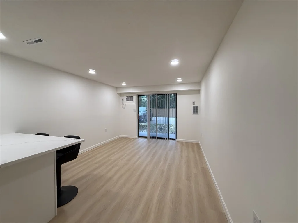 Studio bed, 1 bath apartment for rent at 2 Greenbriar Dr Unit 103, North Reading — photo 7 of 20
