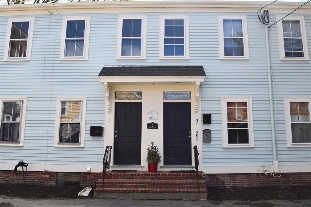 2 bed, 2 bath apartment for rent at 2 Griffin Pl Unit 3, Glenwood — photo 1 of 15