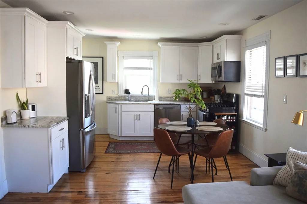 2 bed, 2 bath apartment for rent at 2 Griffin Pl Unit 3, Glenwood — photo 3 of 15