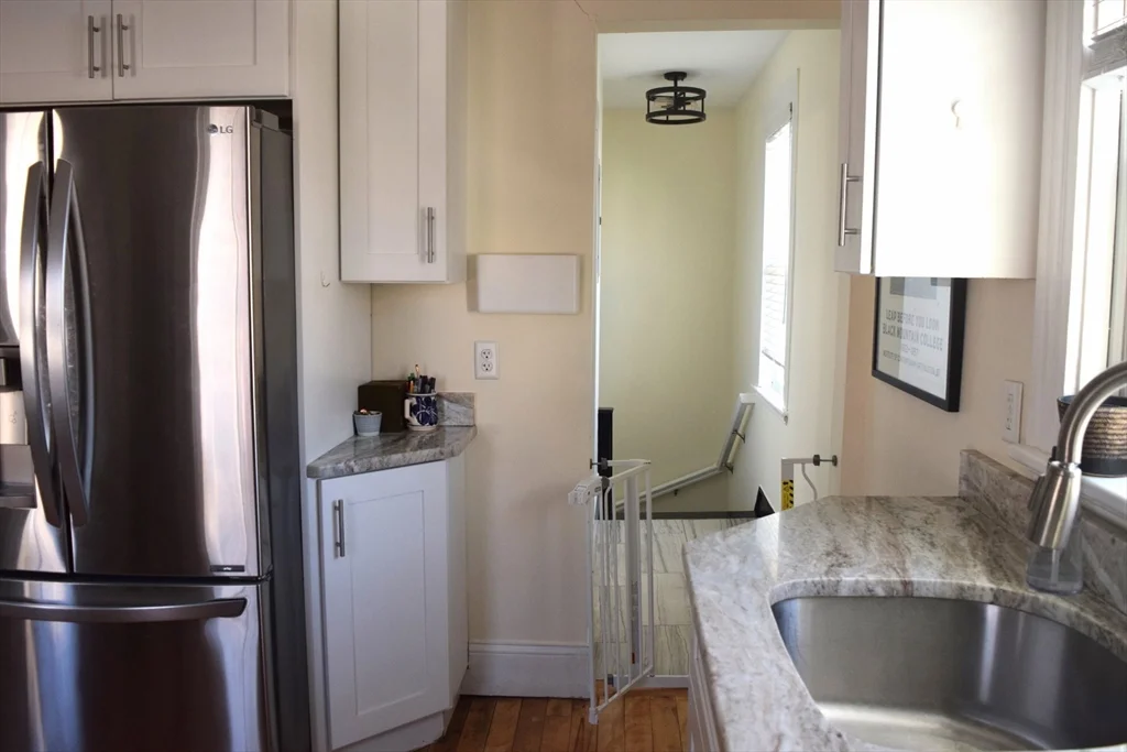 2 bed, 2 bath apartment for rent at 2 Griffin Pl Unit 3, Glenwood — photo 5 of 15