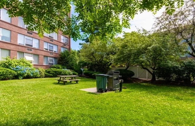 2 bed, 1 bath apartment for rent at 2 Hammond Pond Pkwy Unit 2, Chestnut Hill — photo 17 of 26