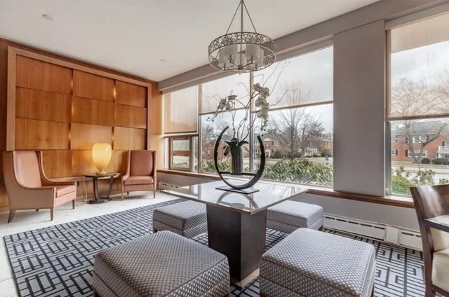 2 bed, 1 bath apartment for rent at 2 Hammond Pond Pkwy Unit 2, Chestnut Hill — photo 19 of 26