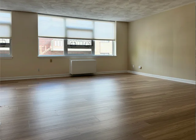 2 bed, 1 bath apartment for rent at 2 Hammond Pond Pkwy Unit 2, Chestnut Hill — photo 11 of 26