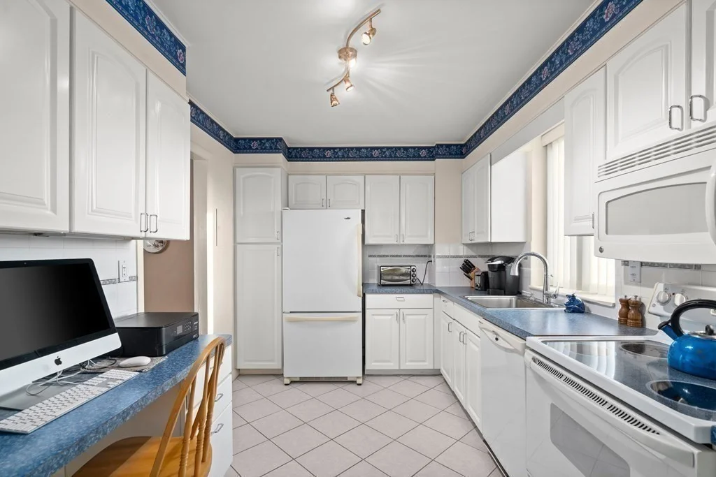 2 bed, 1 bath apartment for rent at 2 Hammond Pond Pkwy Unit 604, Newton — photo 1 of 15