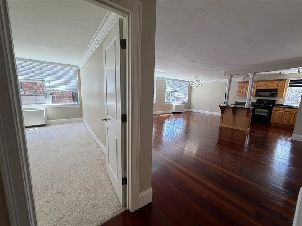 1 bed, 1 bath apartment for rent at 2 Hammond Pond Pkwy Unit 203, Newton — photo 16 of 26