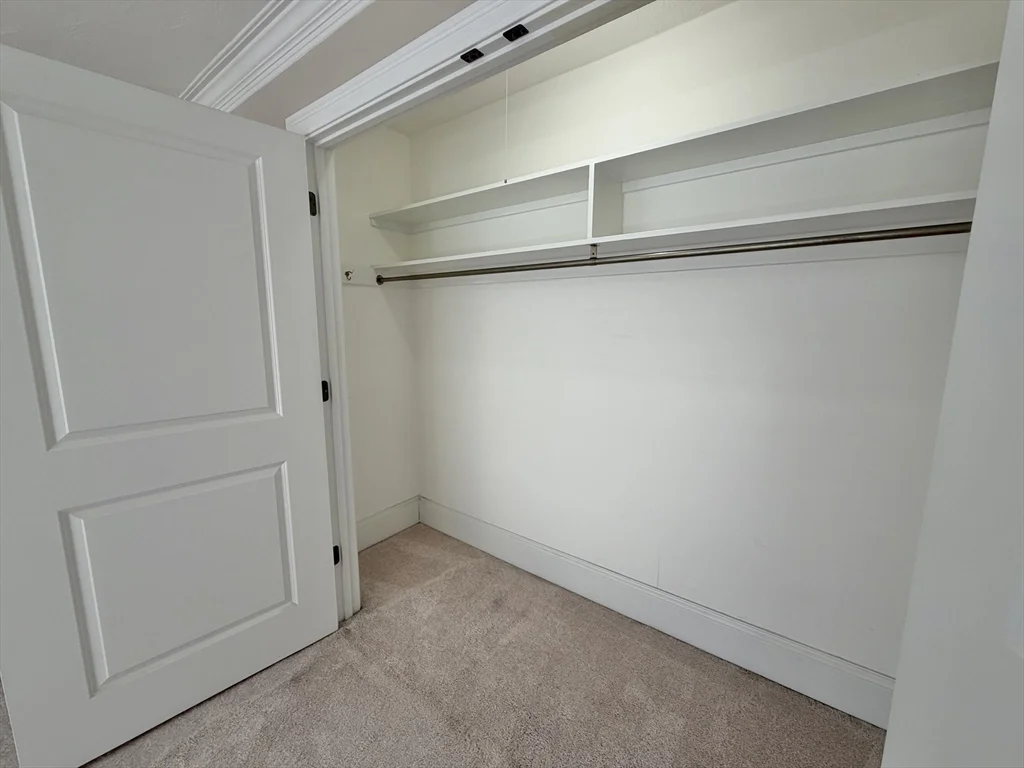 1 bed, 1 bath apartment for rent at 2 Hammond Pond Pkwy Unit 203, Newton — photo 13 of 26