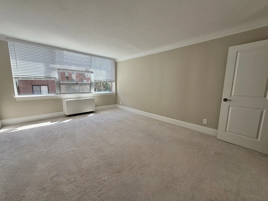 1 bed, 1 bath apartment for rent at 2 Hammond Pond Pkwy Unit 203, Newton — photo 14 of 26
