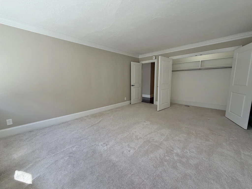 1 bed, 1 bath apartment for rent at 2 Hammond Pond Pkwy Unit 203, Newton — photo 12 of 26