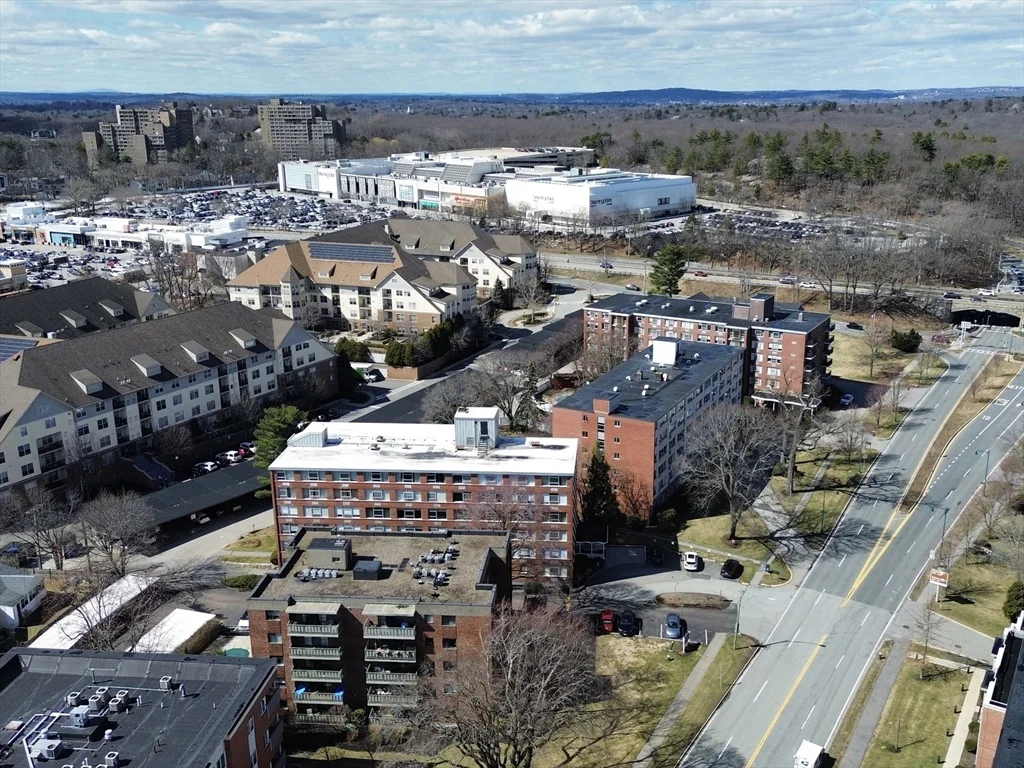1 bed, 1 bath apartment for rent at 2 Hammond Pond Pkwy Unit 203, Newton — photo 25 of 26