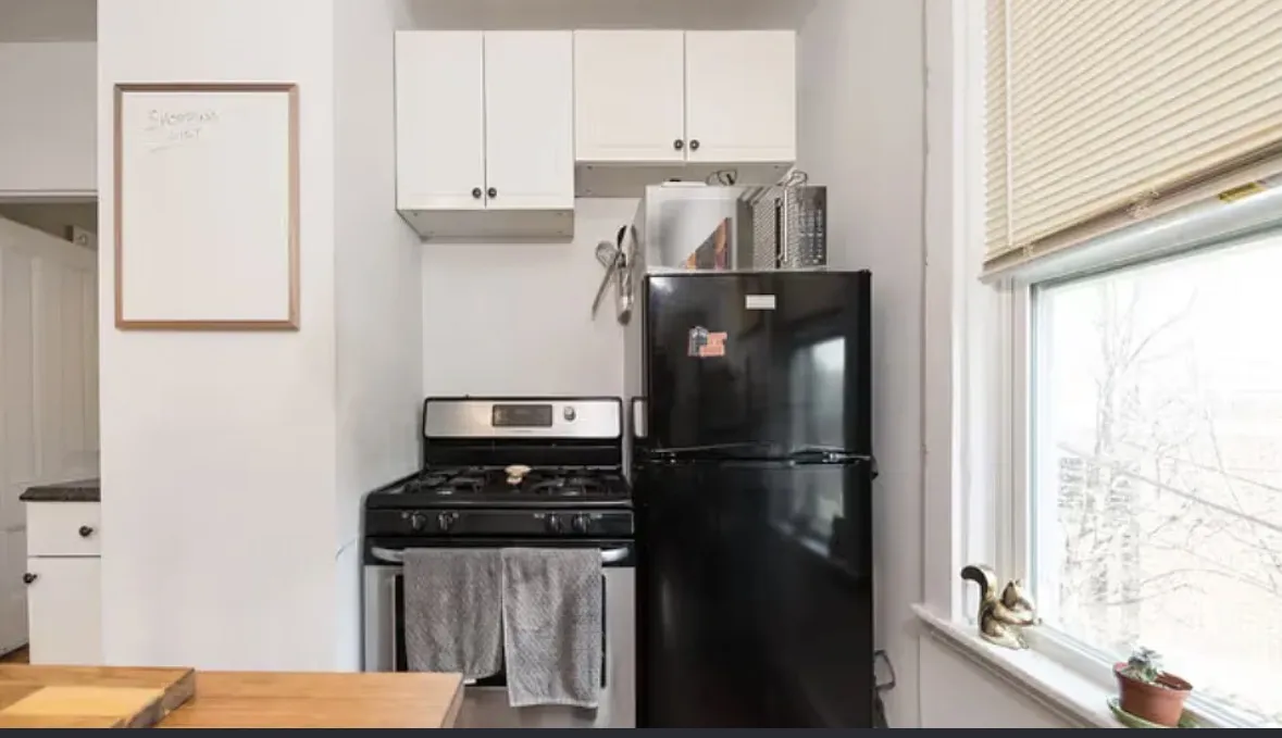 2 bed, 1 bath apartment for rent at 2 Hampshire Ct Unit 2, Inman Square — photo 2 of 9