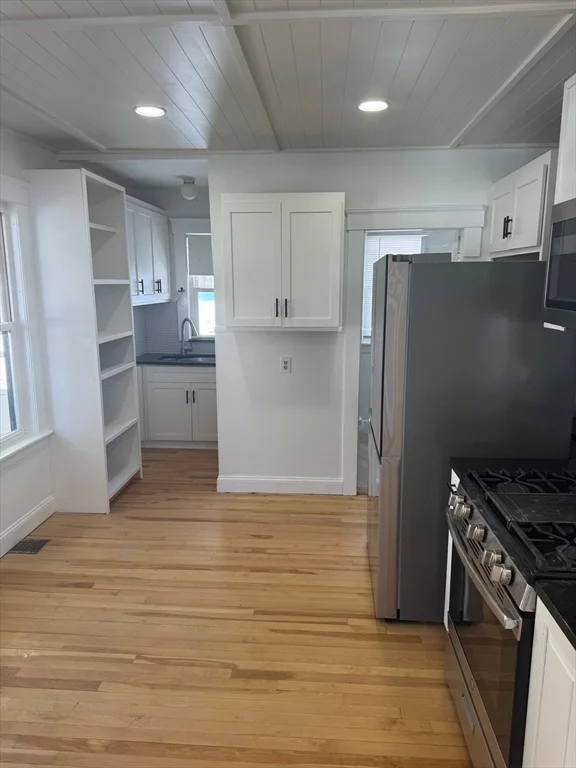 3 bed, 1 bath apartment for rent at 2 Harding St Unit 2, Fitchburg — photo 4 of 22
