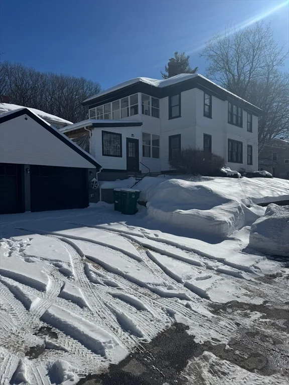 3 bed, 1 bath apartment for rent at 2 Harding St Unit 2, Fitchburg — photo 1 of 22