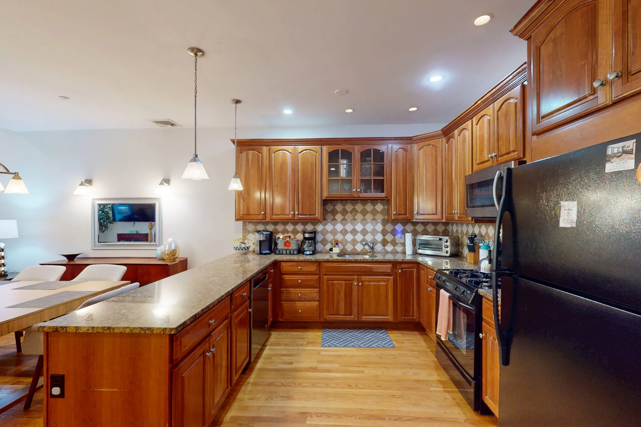 3 bed, 2 bath apartment for rent at 2 Harvard St Unit 2, Brookline Village