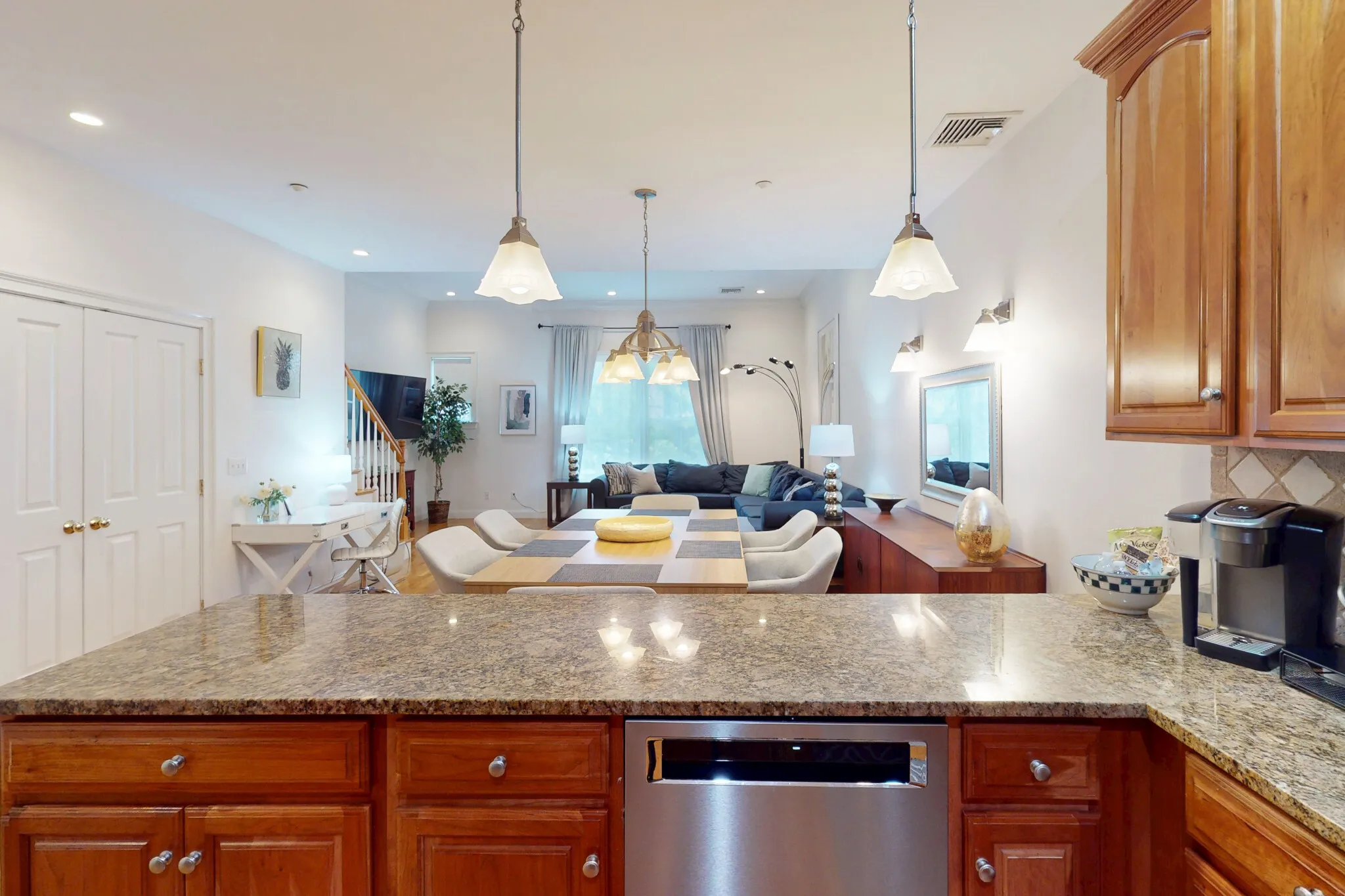 3 bed, 2 bath apartment for rent at 2 Harvard St Unit 2, Brookline Village — photo 8 of 20