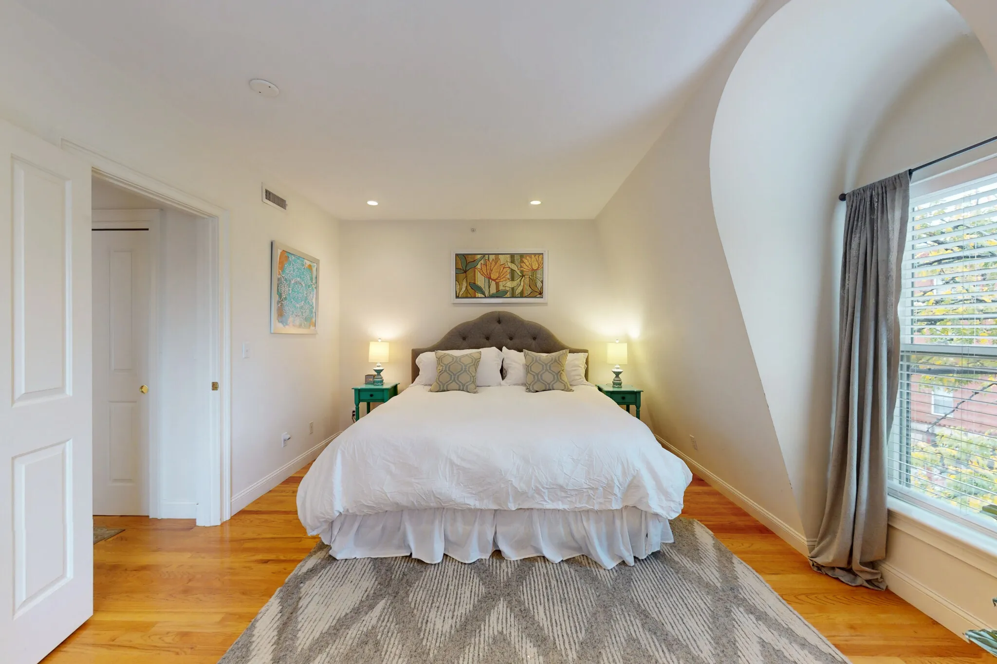 3 bed, 2 bath apartment for rent at 2 Harvard St Unit 2, Brookline Village — photo 13 of 20