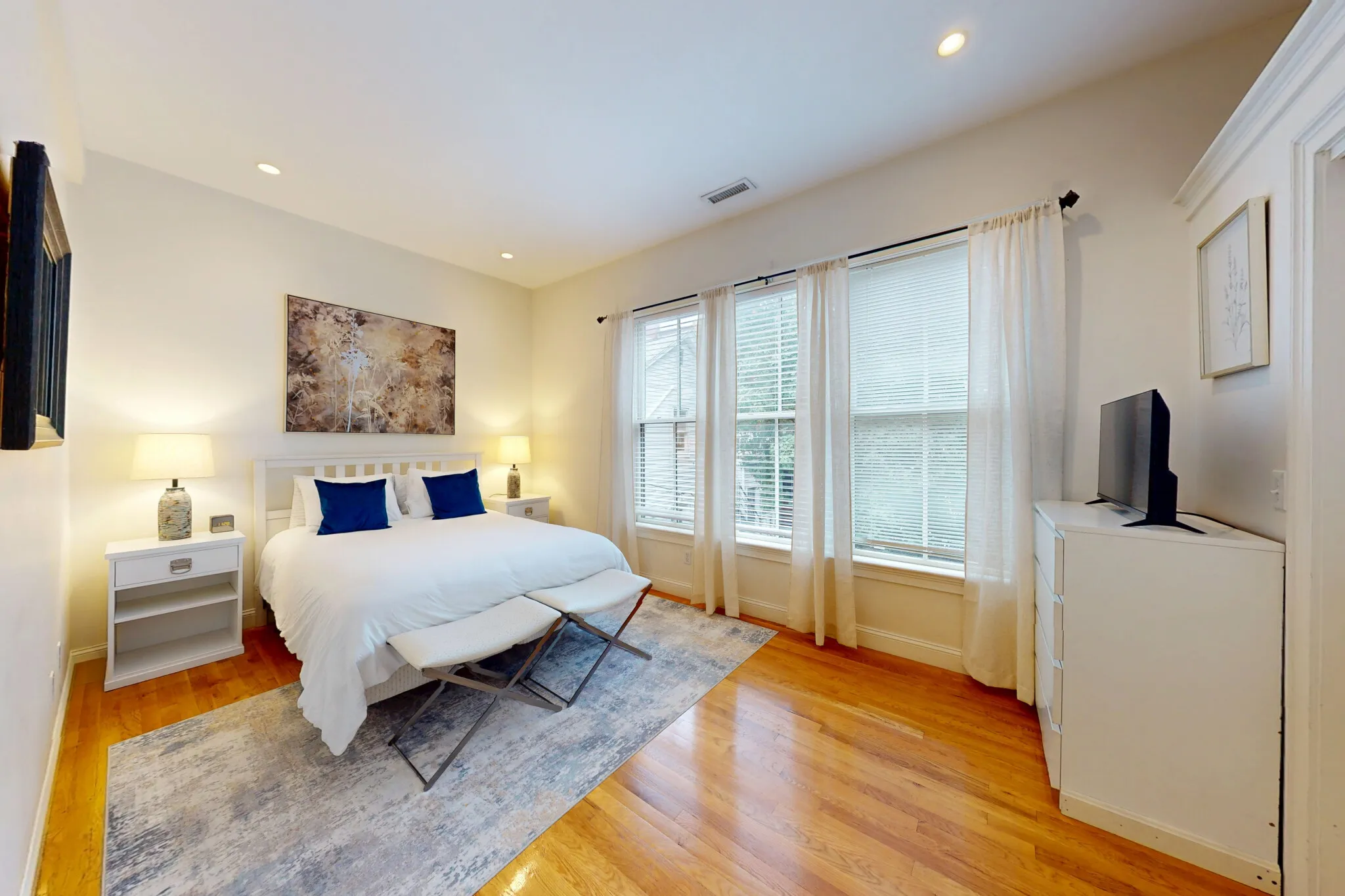 3 bed, 2 bath apartment for rent at 2 Harvard St Unit 2, Brookline Village — photo 10 of 20