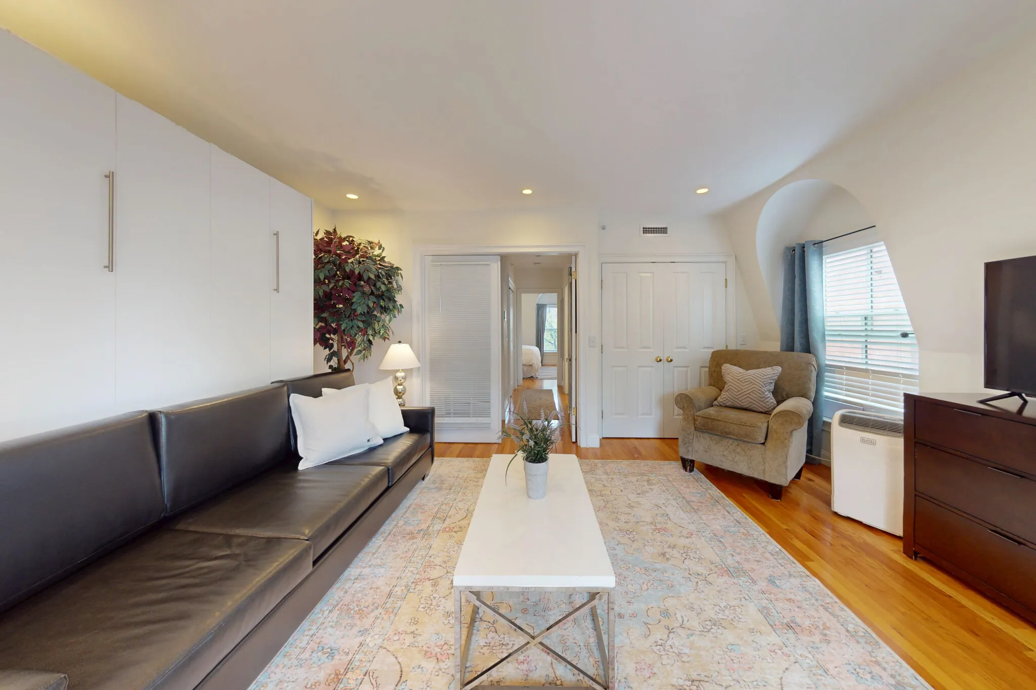 3 bed, 2 bath apartment for rent at 2 Harvard St Unit 2, Brookline Village — photo 16 of 20