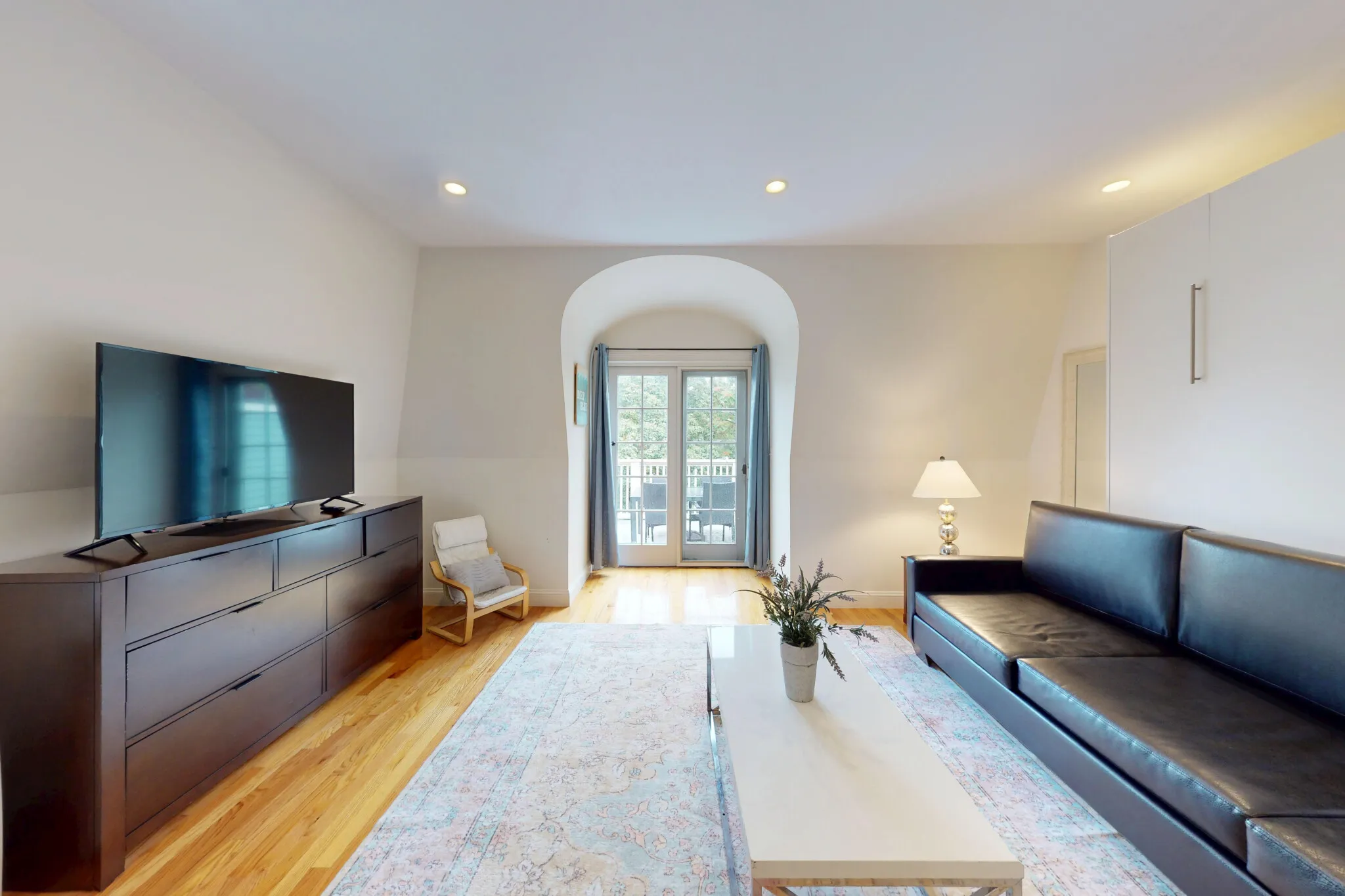 3 bed, 2 bath apartment for rent at 2 Harvard St Unit 2, Brookline Village — photo 18 of 20