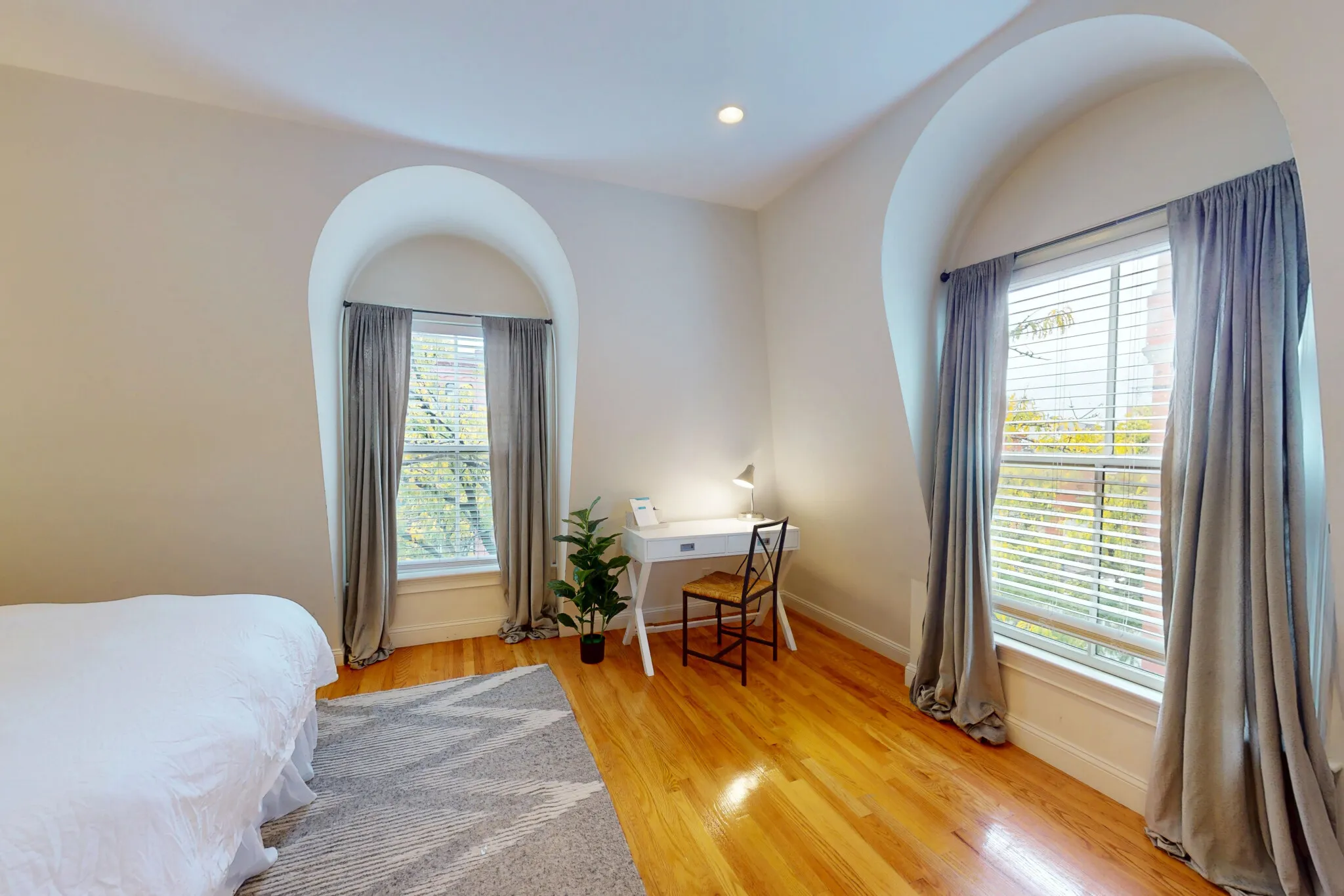 3 bed, 2 bath apartment for rent at 2 Harvard St Unit 2, Brookline Village — photo 14 of 20