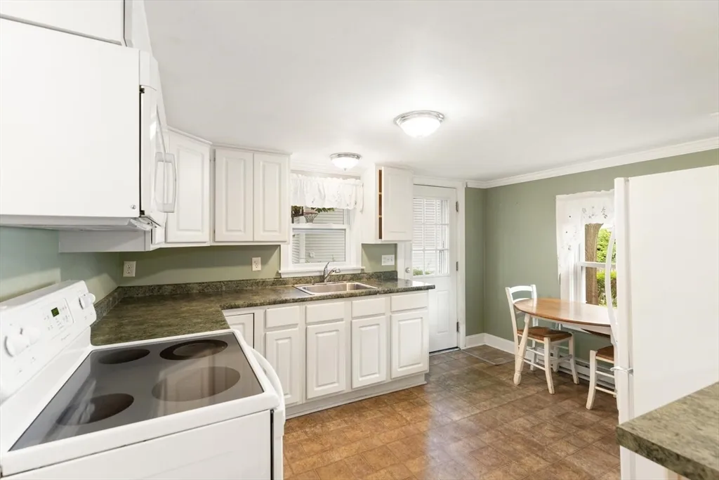 2 bed, 1 bath apartment for rent at 2 Haskell Ct Unit 2A, East Gloucester — photo 7 of 26
