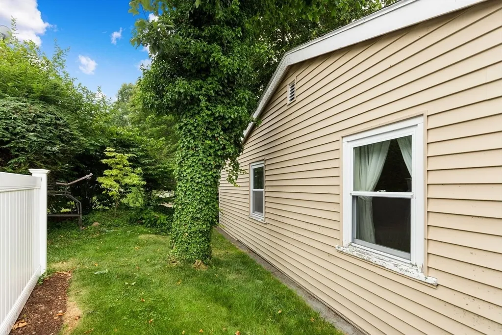 2 bed, 1 bath apartment for rent at 2 Haskell Unit 2A, East Gloucester — photo 21 of 26