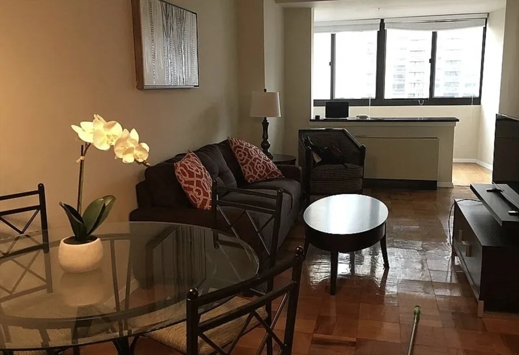 1 bed, 1 bath apartment for rent at 2 Hawthorne Pl Unit 15M, West End — photo 4 of 10
