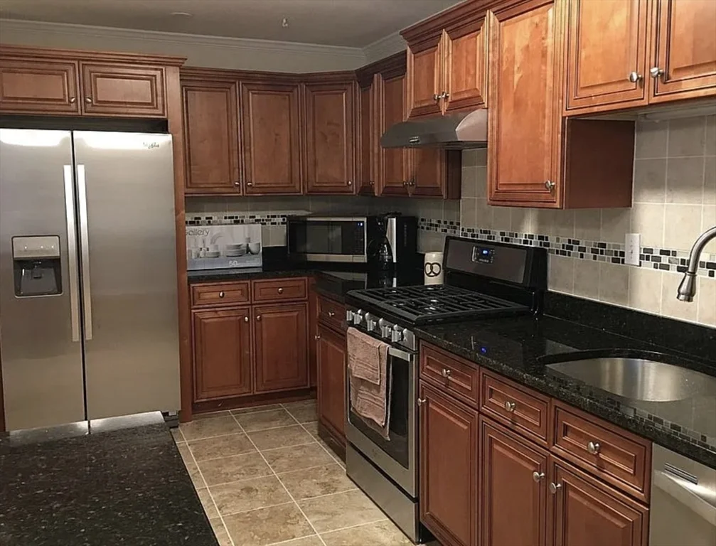 1 bed, 1 bath apartment for rent at 2 Hawthorne Pl Unit 15M, West End — photo 2 of 10