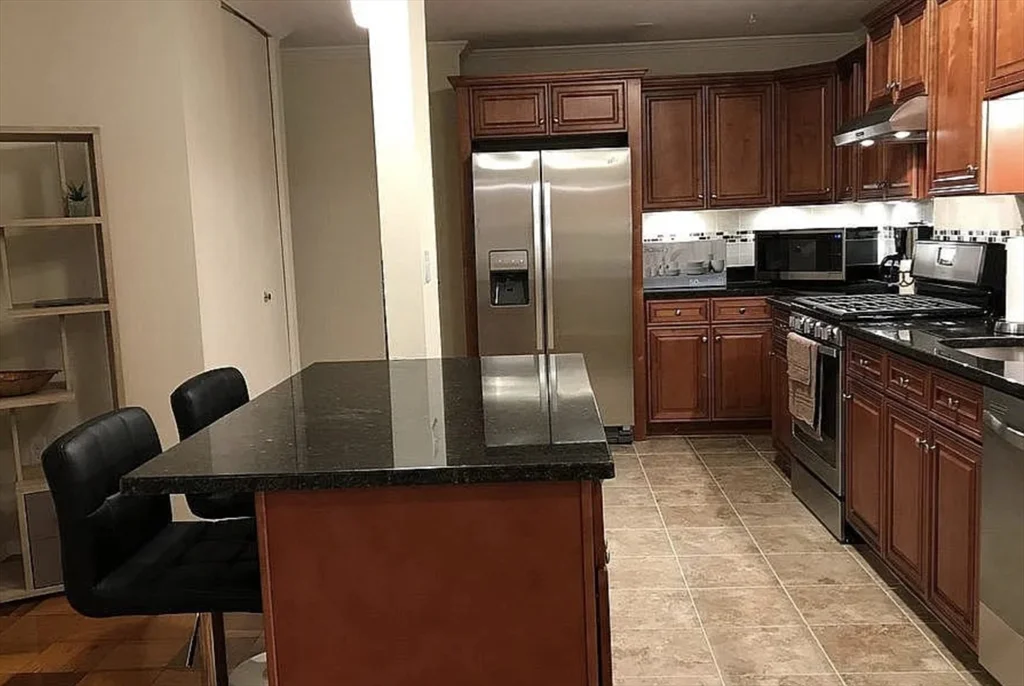 1 bed, 1 bath apartment for rent at 2 Hawthorne Pl Unit 15M, West End — photo 3 of 10