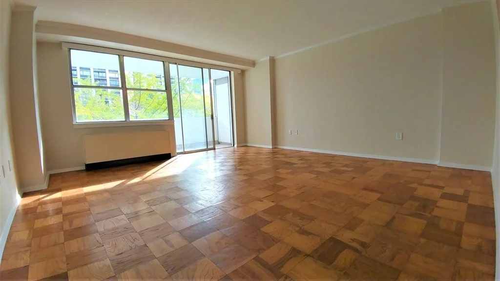 Studio bed, 1 bath apartment for rent at 2 Hawthorne Pl Unit 5F, West End — photo 1 of 14