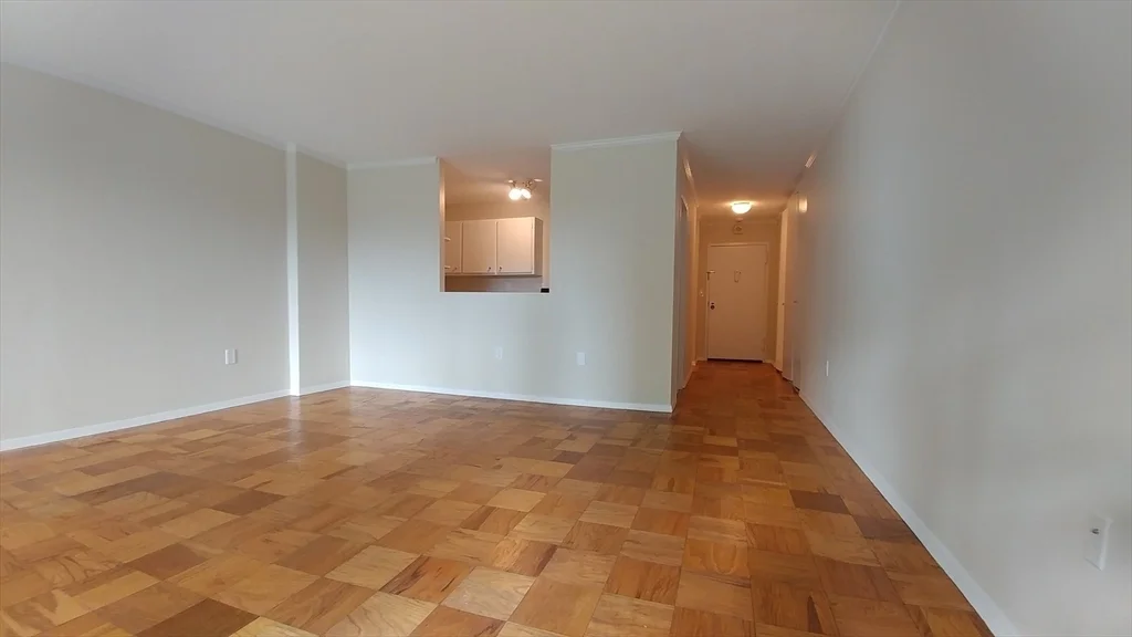 Studio bed, 1 bath apartment for rent at 2 Hawthorne Pl Unit 5F, West End — photo 5 of 14