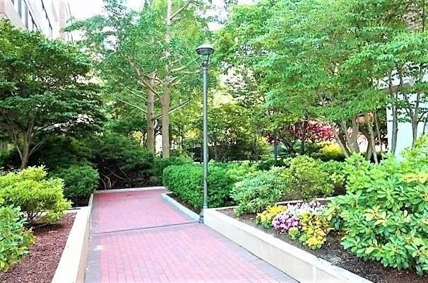 Studio bed, 1 bath apartment for rent at 2 Hawthorne Pl Unit 5F, West End — photo 12 of 14