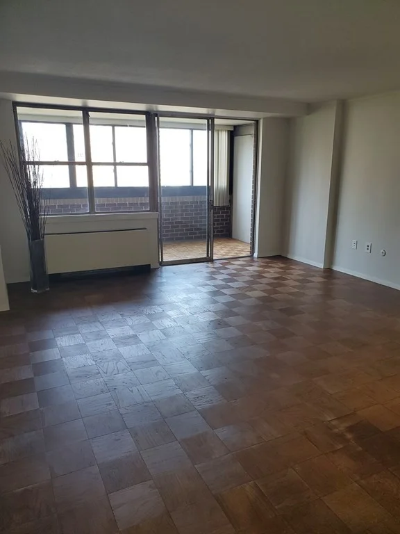 Studio bed, 1 bath apartment for rent at 2 Hawthorne Pl Unit 7B, West End — photo 1 of 11