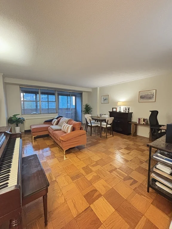 1 bed, 1 bath apartment for rent at 2 Hawthorne Pl Unit 7O, West End — photo 5 of 17