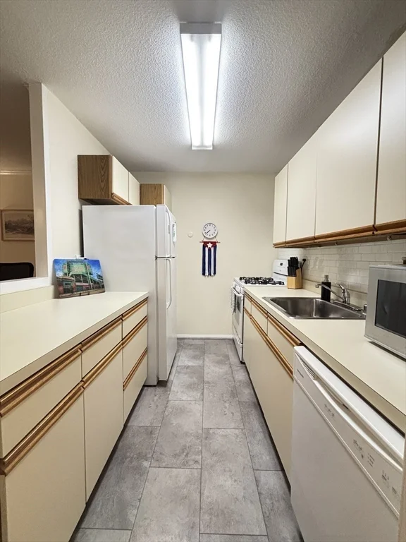 1 bed, 1 bath apartment for rent at 2 Hawthorne Pl Unit 7O, West End — photo 8 of 17