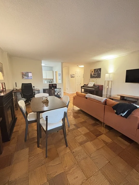 1 bed, 1 bath apartment for rent at 2 Hawthorne Pl Unit 7O, West End — photo 7 of 17